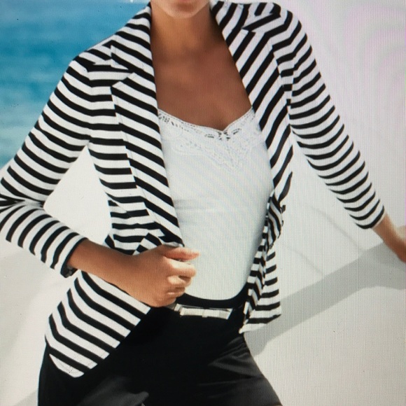 White House Black Market Jackets & Blazers - WHBM Open Front Blazer